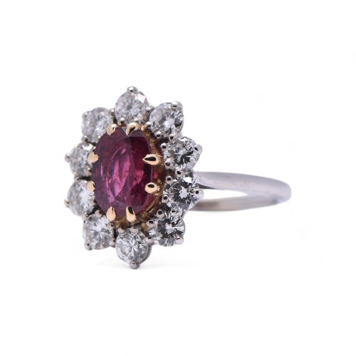 Bague marguerite rubis avec entourage de diamants en or et platine - Joaillerie Nantes