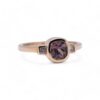 Bague saphir rose coussin et diamants princesse avec monture en or jaune – Bijouterie Nantes