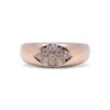 Détail du pavage diamant sur bague en or jaune – Bijoux Nantes