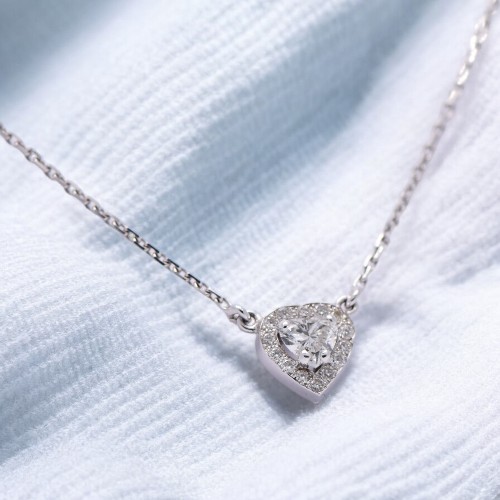 Collier en or blanc avec pendentif cœur diamant – Collier or Nantes