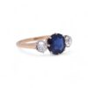 Modèle vintage en or jaune, bague saphir royal blue et diamants