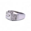 Bague Art Déco en or blanc avec diamant central et pavage