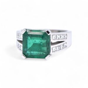Bague En Or Blanc Avec Émeraude Et Diamants Inspiration Art Déco, Nantes