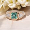 Élégante Bague Avec Émeraude 1.47 Carat Et Diamants, Nantes