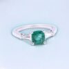Élégante bague émeraude et diamants pour fiançailles, Nantes