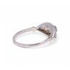 Bague élégante en platine et or blanc avec détails ciselés, Nantes