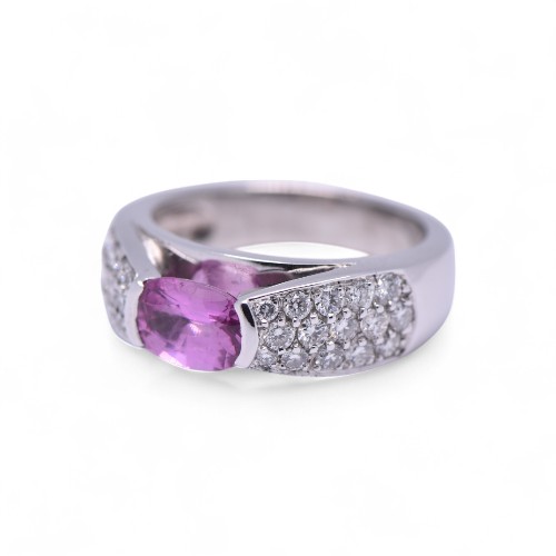 Bague saphir rose et diamants en or blanc, Nantes