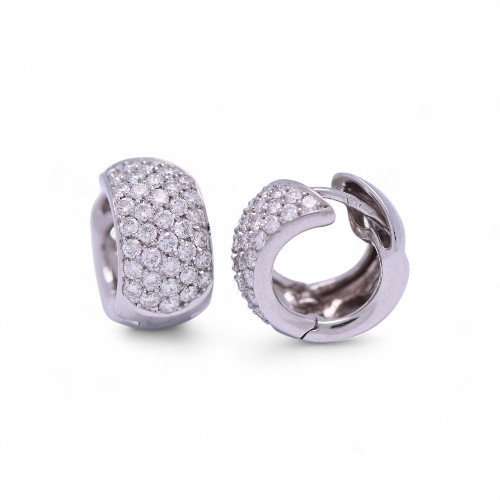 Boucles d’oreilles diamants en or blanc, Nantes