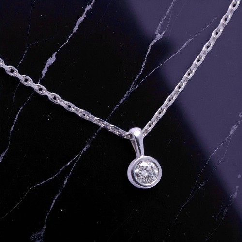 Vue du pendentif diamant 0.18 carat H-SI, Nantes