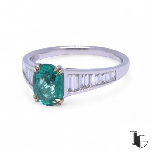 Bague émeraude et diamants baguette en or blanc, Nantes