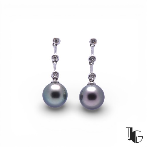 Boucles d’oreilles perles de Tahiti et diamants en or blanc 750/1000, Nantes