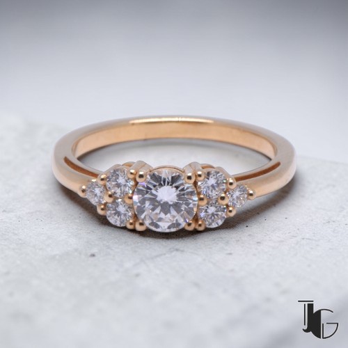 Bague diamant épaulée diamants latéraux Nantes
