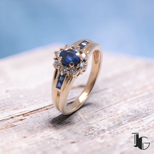 Bague saphir entourage diamants joaillerie Nantes