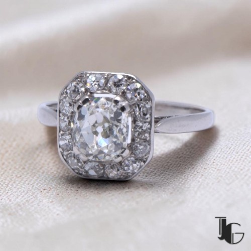 Bague art deco diamant entourage joaillerie guerin nantes