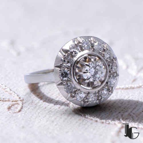 Bague diamant entourage diamant central joaillerie guerin nantes