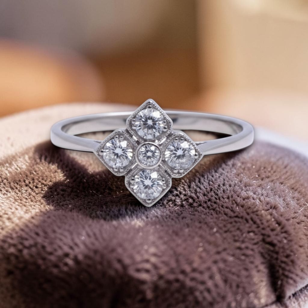 Bague diamants motif fleur bijouterie nantes bijoux occasion