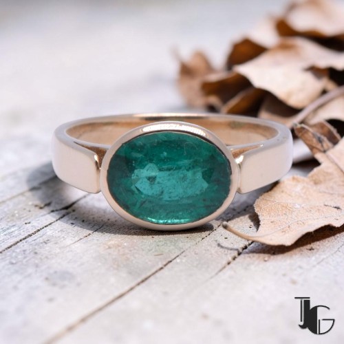 Bague emeraude serti clos pierre verte bijoux de seconde main joaillerie guerin nantes