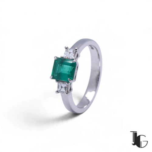 a26 7 Bague émeraude diamants princesse – joaillerie guerin nantes