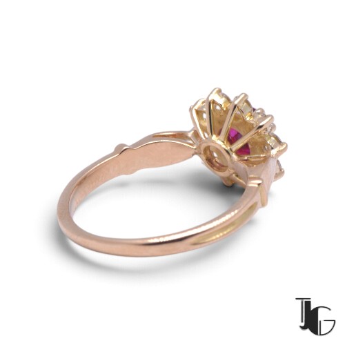 p864 5 Bague marguerite rubis diamants – bijoux nantes – joaillerie guerin nantes