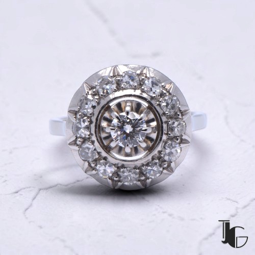 Bague Diamant Entourage Rond – bijoux ancien nantes – joaillerie guerin nantes