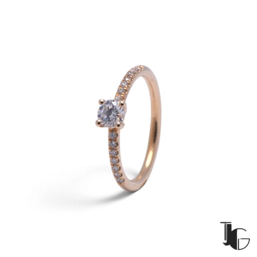 r829 6 Bague diamant et pavage – bijoux vintage – joaillerie guerin nantes