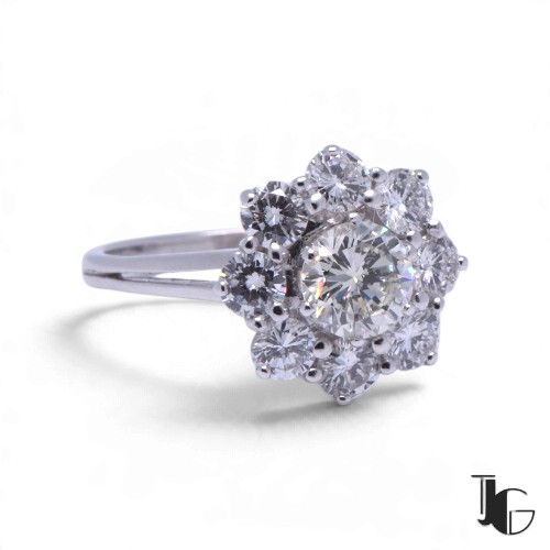 r858 3 Bague marguerite diamants griffes – bijouterie nantes – joaillerie guerin nantes