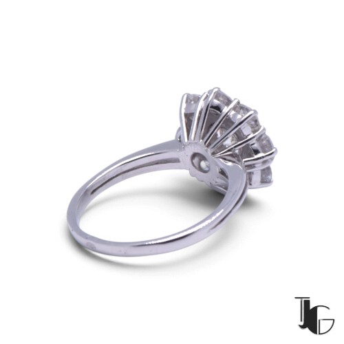 r858 4 Bague marguerite diamants griffes – bijoux nantes – joaillerie guerin nantes